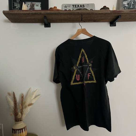 HUF T - Picture 1 of 3